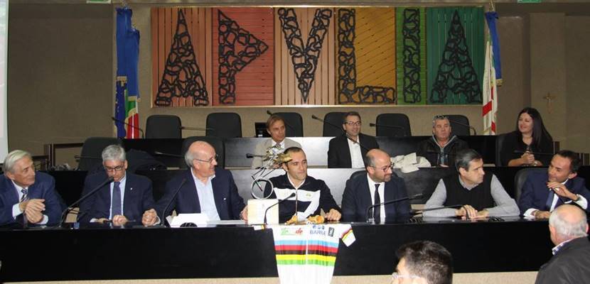 Luca Mazzone festeggiato in Consiglio regionale