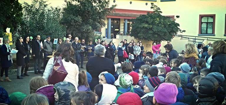 un momento della festa dell'albero