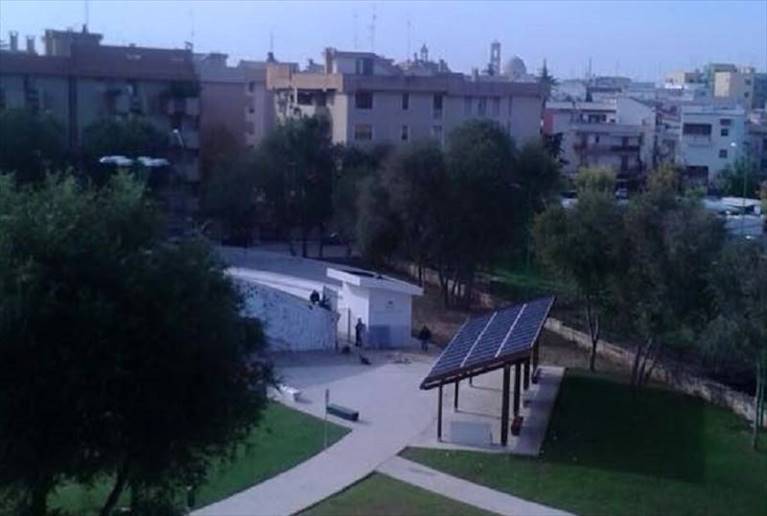 una ringhiera di protezione per il PalaFiori