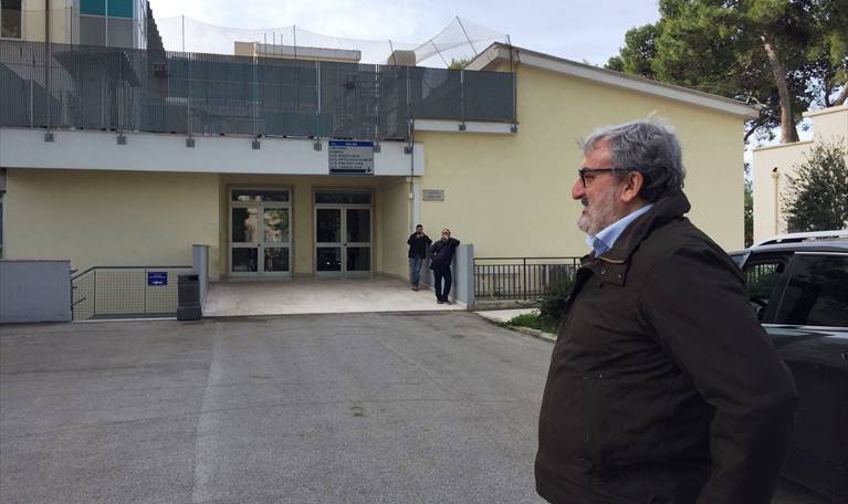 Emiliano visita l'ospedale di Terlizzi