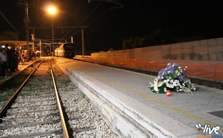 La fiaccolata in memoria delle vittime