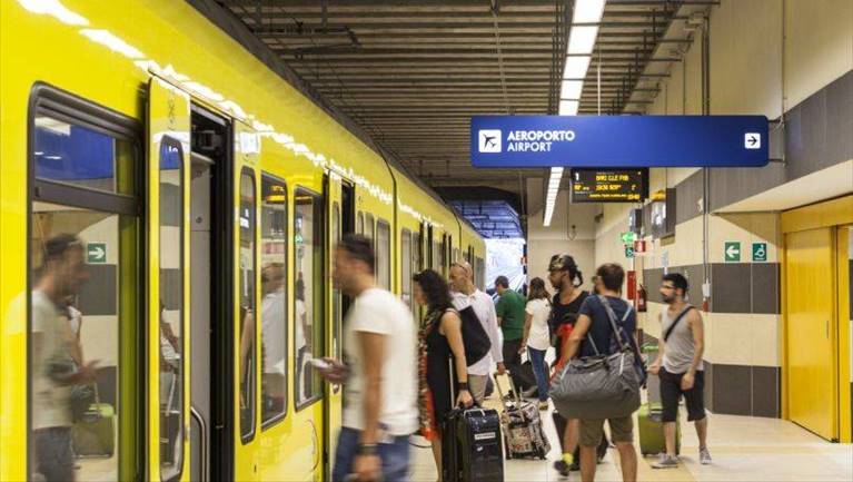 Un treno per l'aeroporto
