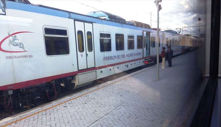 Treni fermi in stazione