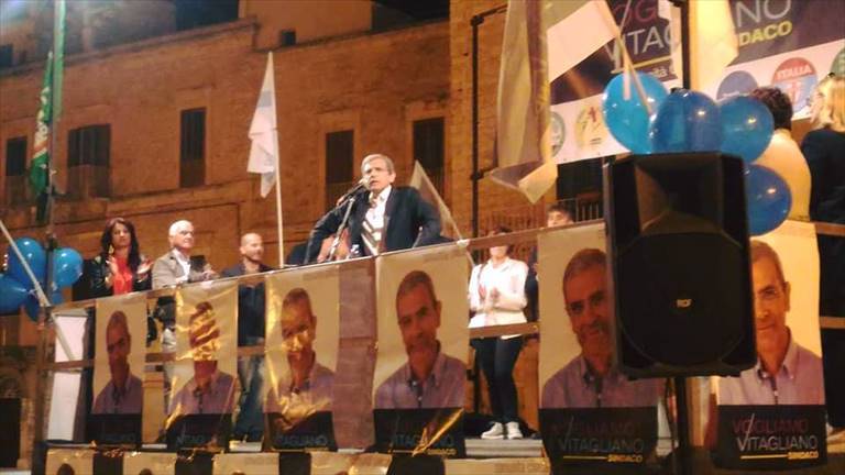 mettendo in luce le opacità di gestione e