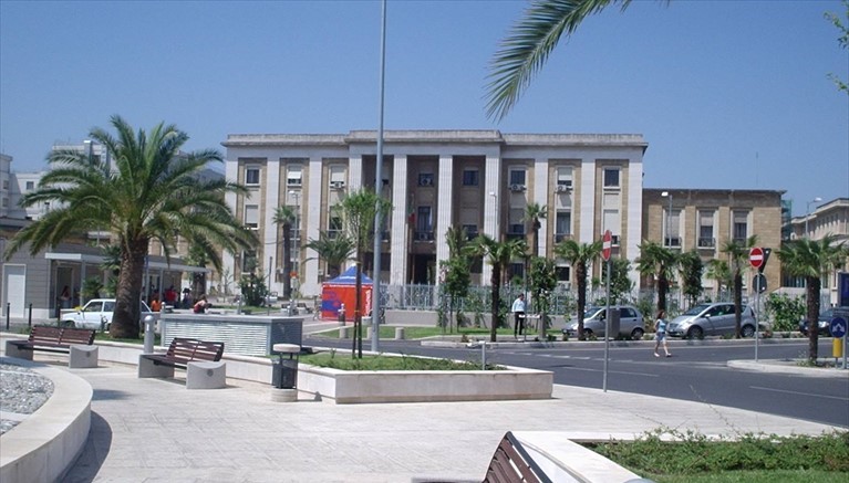 Visite al Policlinico e al “Giovanni XXIII” di Bari, in farmacia prenotazioni e ticket