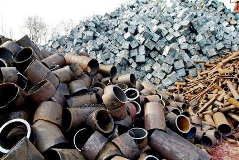 Discarica di materiali ferrosi