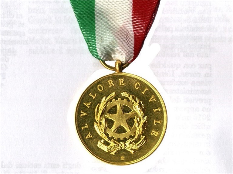 medaglia d'oro al valor civile
