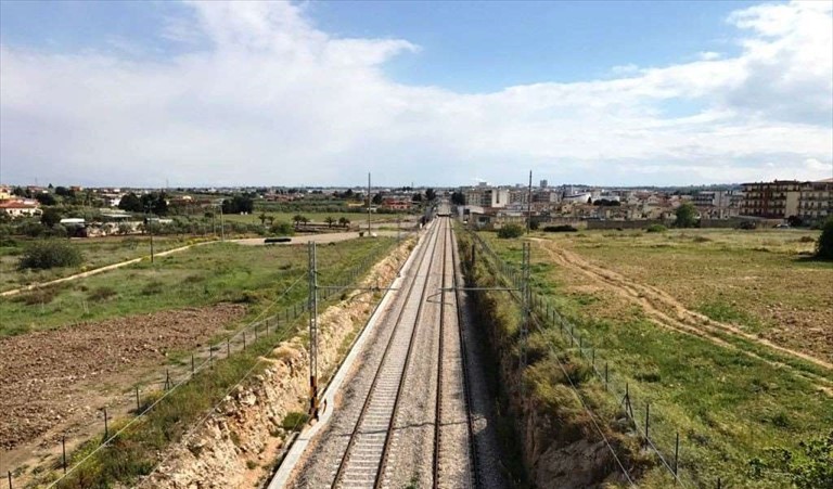 I binari visti dal ponte di via Ruvo
