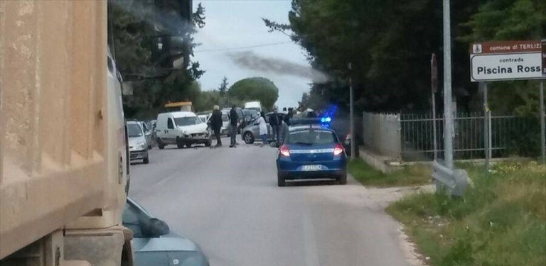 Uno dei tanti incidenti sulla Molfetta-Terlizzi