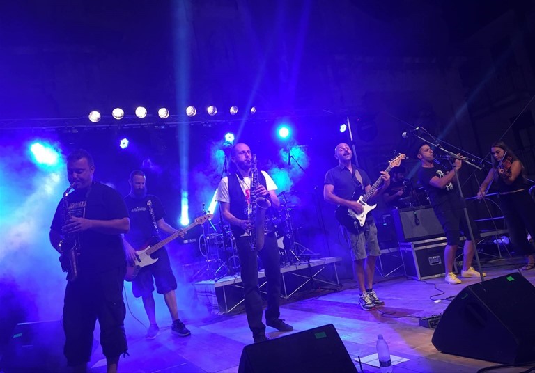 La Municipale Balcanica in concerto