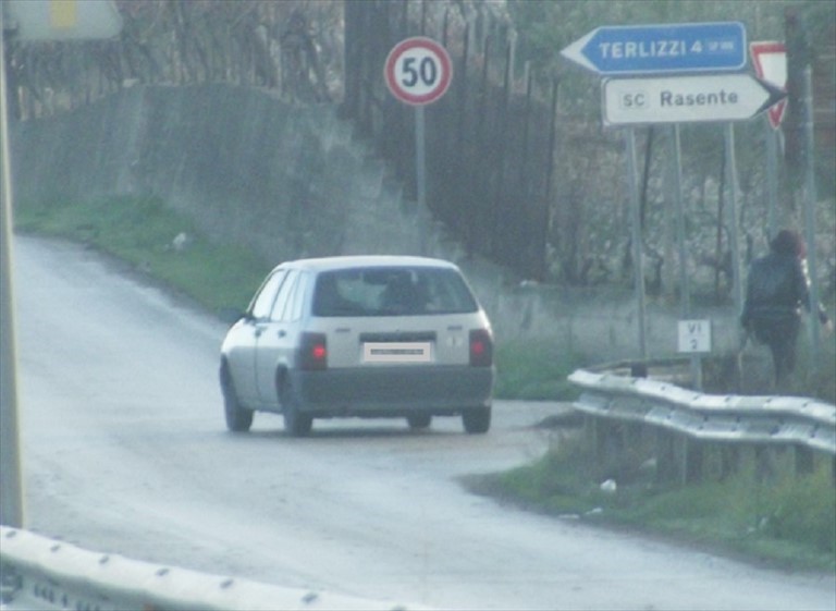 Faceva da "taxi" a quattro prostitute