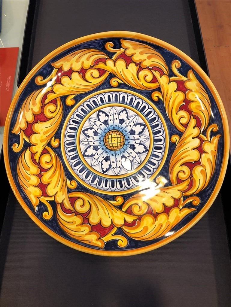Un piatto di ceramica terlizzese per il Presidente Mattarella