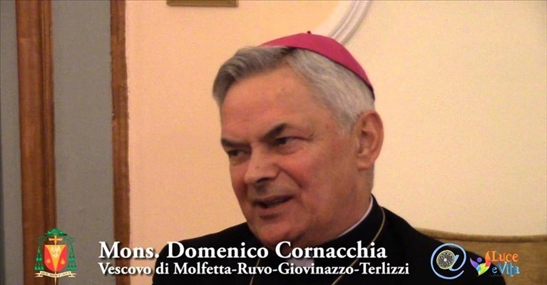 Il vescovo Monsignor Cornacchia
