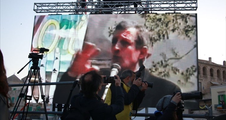 Il video di Don Tonino sui monitor