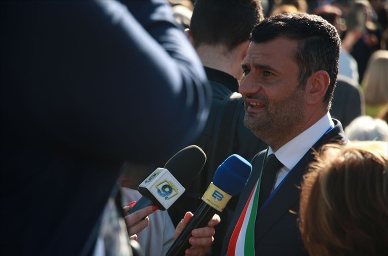 Antonio Decaro a Molfetta per Papa Francesco