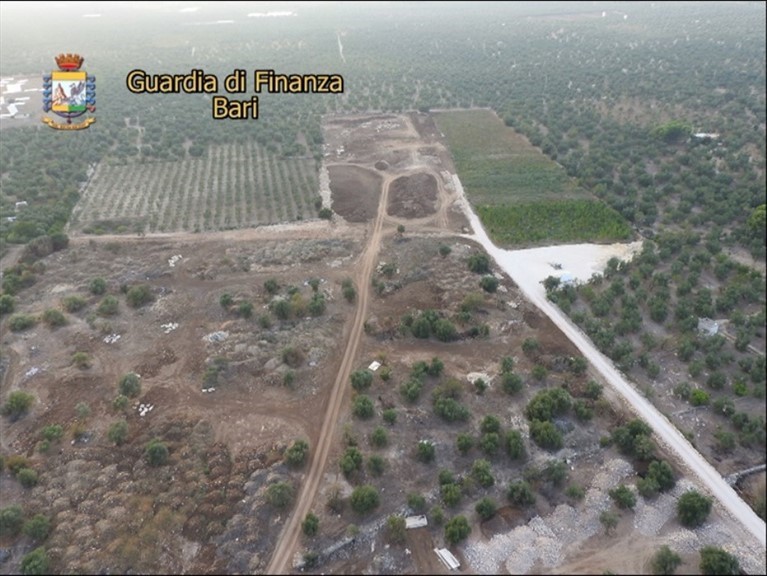 Sequestrato a Terlizzi un fondo agricolo adibito a discarica abusiva