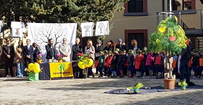 La scuola San Giovanni Bosco celebra la Festa dell'Albero