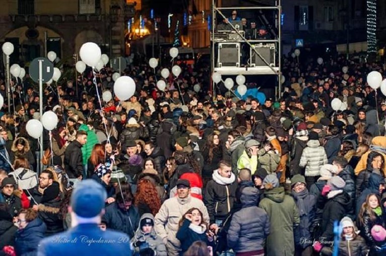 un momento del capodanno in piazza cavour