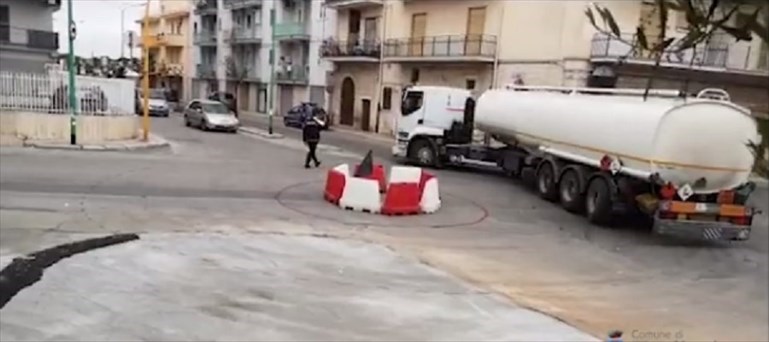 Rotatoria in Via Molfetta