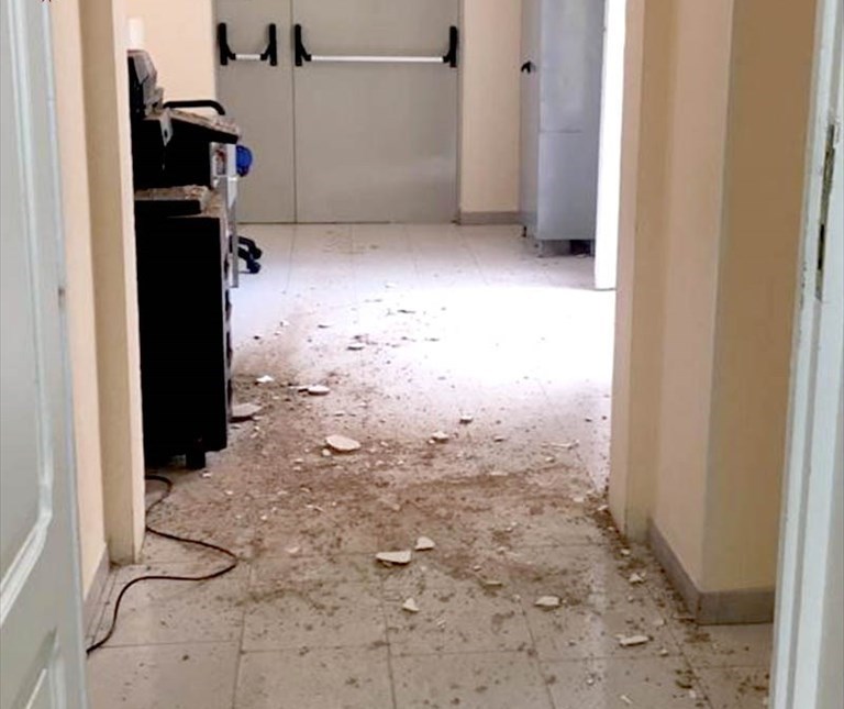 «Nel Sarcone è caduto intonaco in orario d'ufficio. Dove sono adesso gli "statisti da tastiera"?»