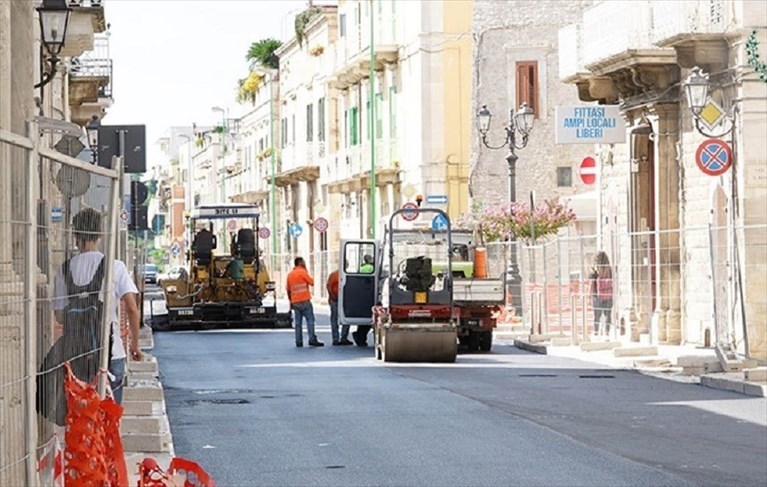 Completato un altro tratto di Via Bovio: il cantiere sarà adesso esteso fino a Via Cairoli