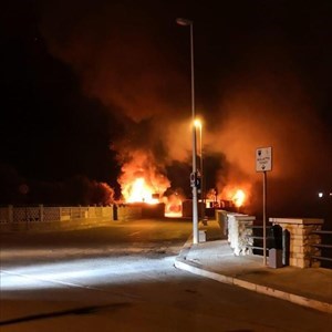 In fiamme un locale del lungomare Marina Italiana