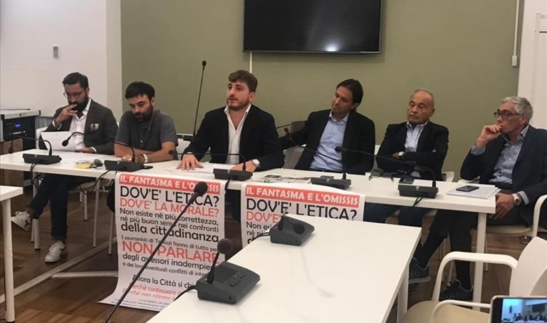 I consiglieri di opposizione: «Atteggiamento della maggioranza irrituale
