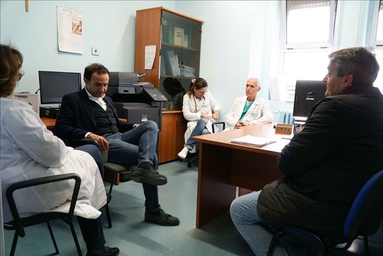 Il sindaco incontra l’equipe di Medicina: «Rischio depauperamento delle professionalità»