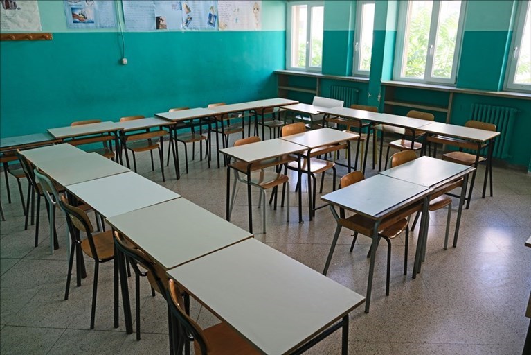 Banchi di scuola