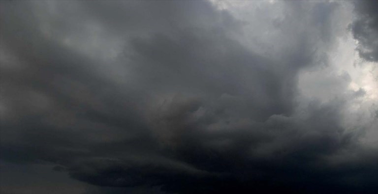 Meteo tempo cielo nuvoloso pioggia