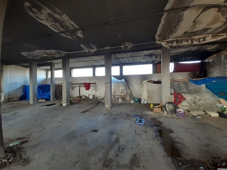Incendio nell'ex mobilificio Giancaspro