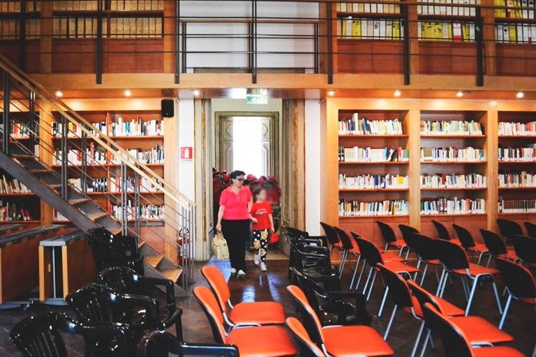 biblioteca