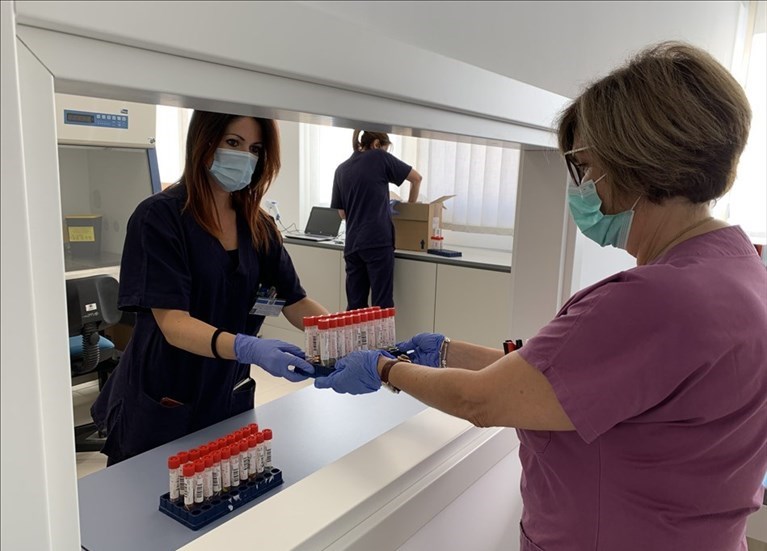 In funzione al Policlinico la macchina dei tamponi