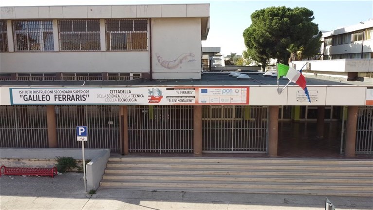 Boom di iscrizioni (anche di terlizzesi) agli istituti “Ferraris” e “Levi Montalcini” di Molfetta