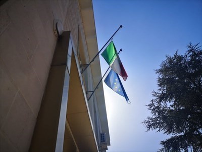 Bandiere a mezz'asta