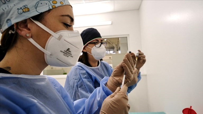 Covid - Centro vaccini ASL Bari in Fiera del Levante