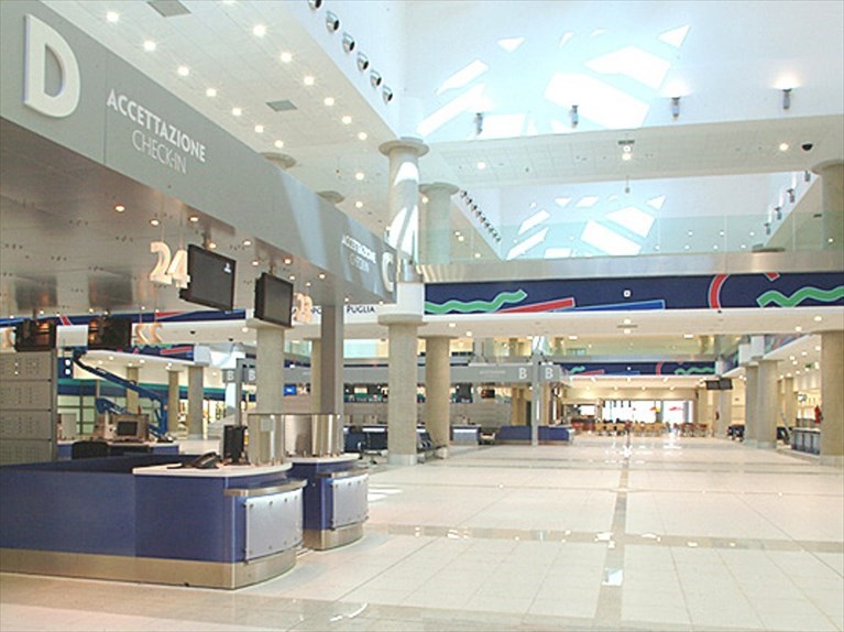 L aeroporto di Bari Palese