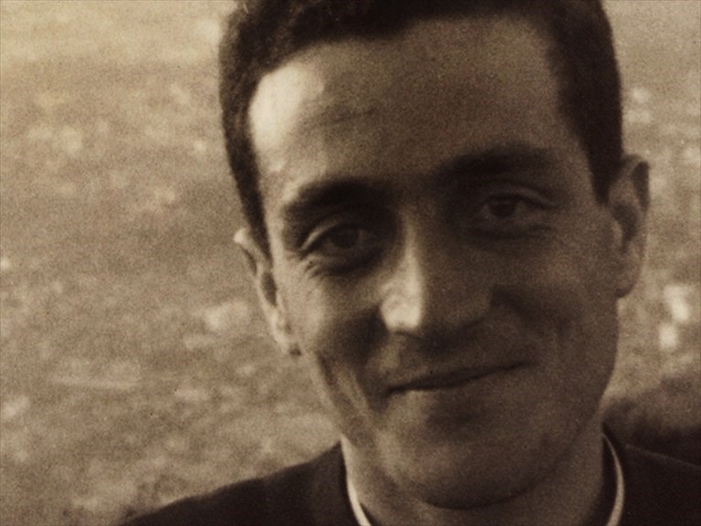 un giovane don Tonino Bello