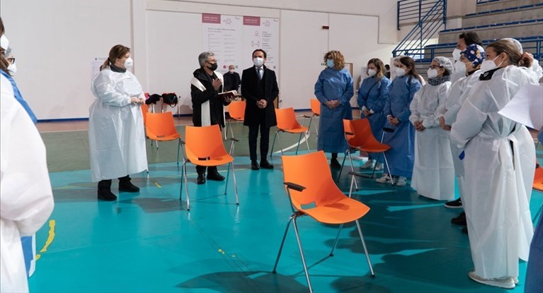 Prima giornata di vaccinazione al Covid al Palachicoli di Terlizzi