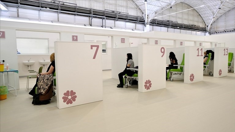 Covid - Centro vaccini ASL Bari in Fiera del Levante