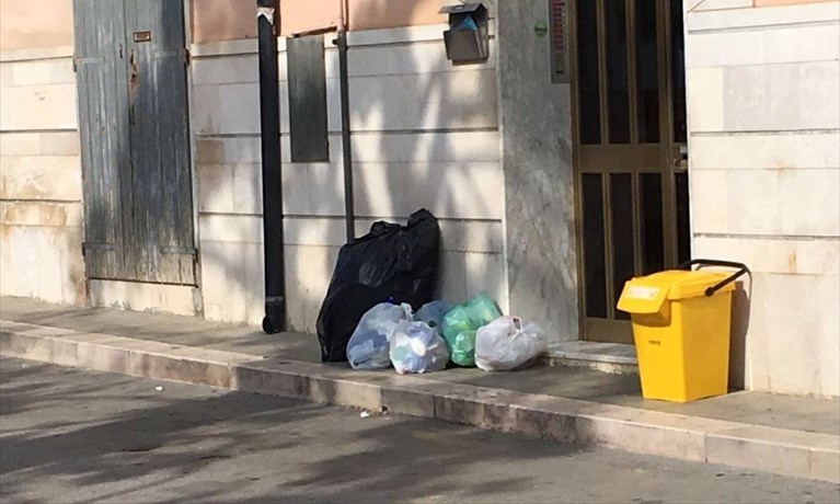 Raccolta rifiuti porta a porta