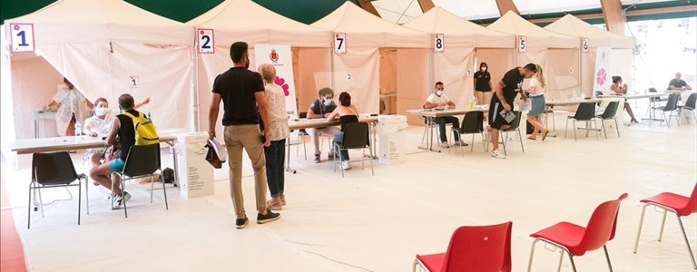 Vaccinazioni al PalaCosmai