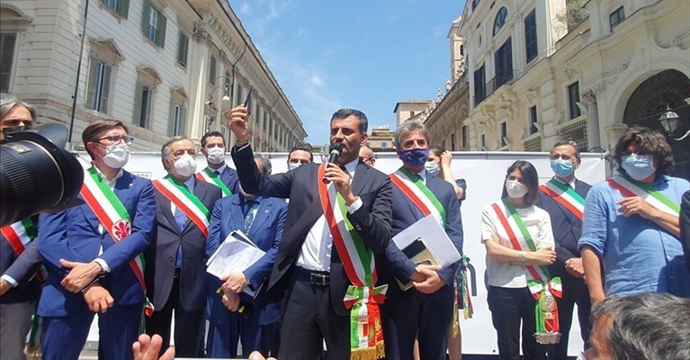 La manifestazione dei sindaci