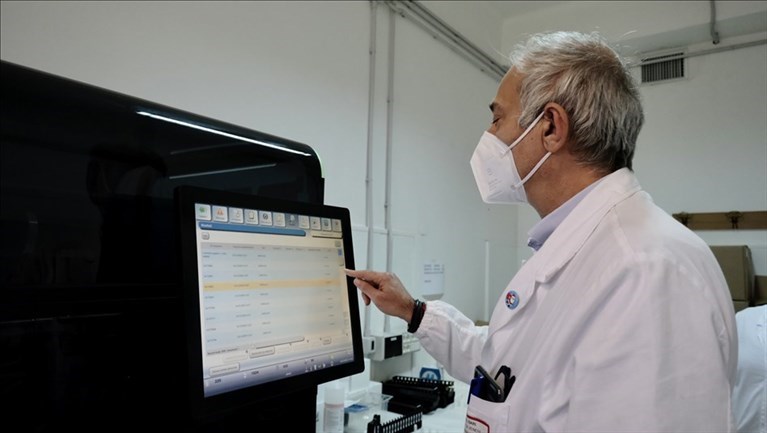 Laboratorio Covid al Di Venere di Bari