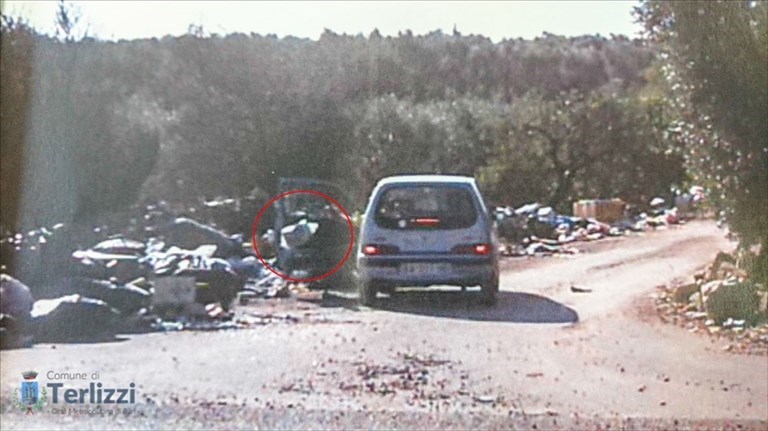 Fototrappole e rifiuti