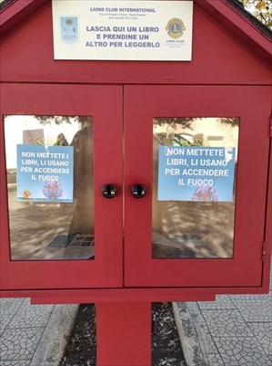"Non mettete i libri