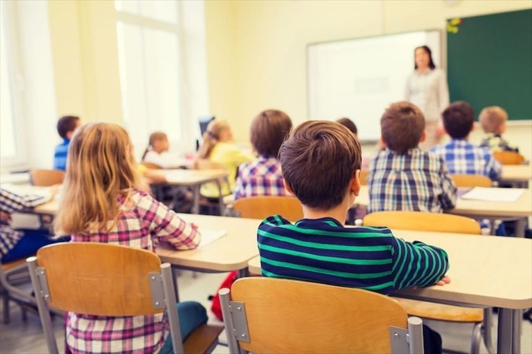 Bimbi a scuola