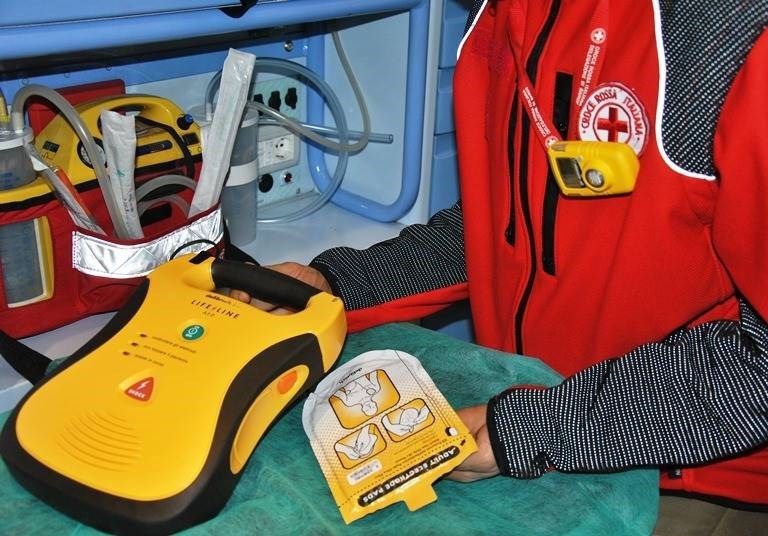 defibrillatore semi-automatico