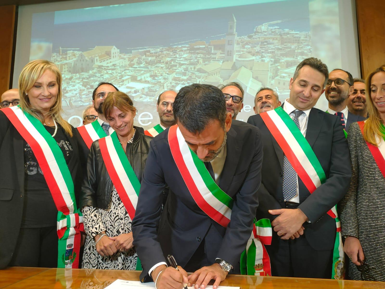 Riduzione dei cambiamenti climatici, i sindaci metropolitani firmato il Patto