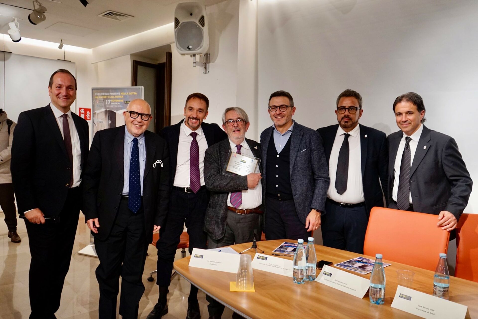 «La potenza della mafia sta nell’ omertà»: il procuratore Volpe premiato a Terlizzi per la lotta all’ illegalità
